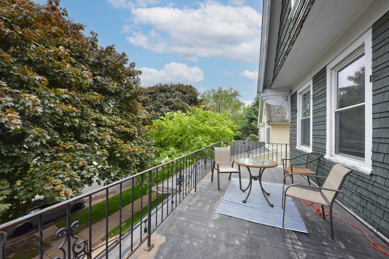 Upper Deck - 2853 N Murray Ave