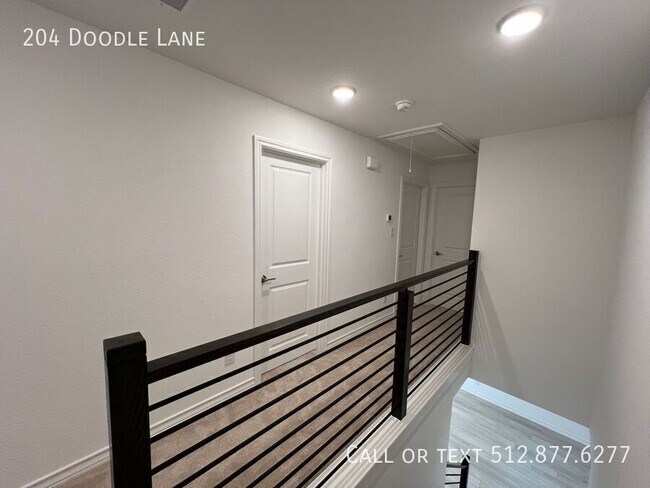 Building Photo - 204 Doodle Ln