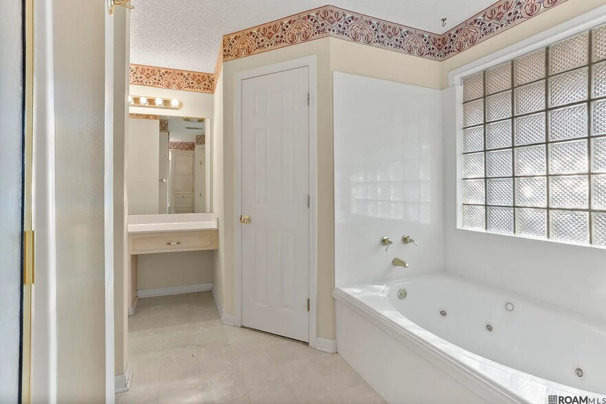 Building Photo - 3674 Brandon Lynn Dr