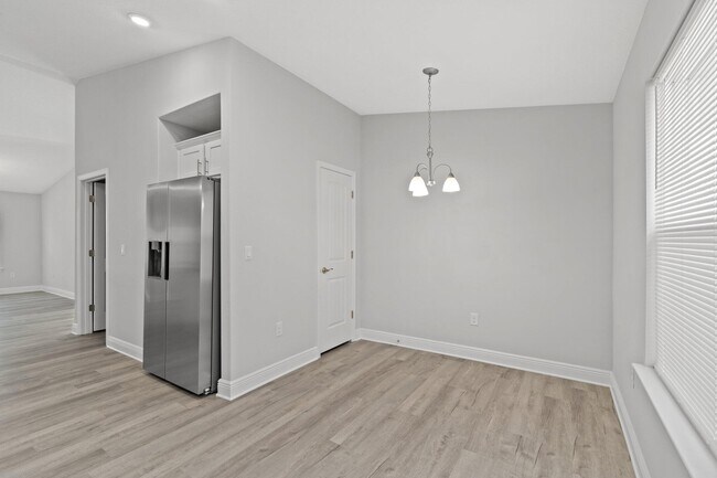 Building Photo - 571 Riverwalk Cir