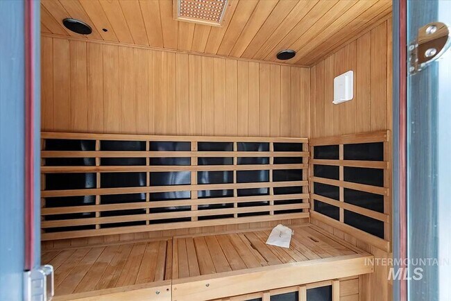 Building Photo - Stunning 4 Bedroom Home in The Shores | Luxury Meets Every Day Comfort