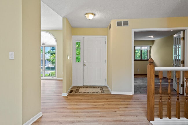 Building Photo - 2601 Hillshire Dr