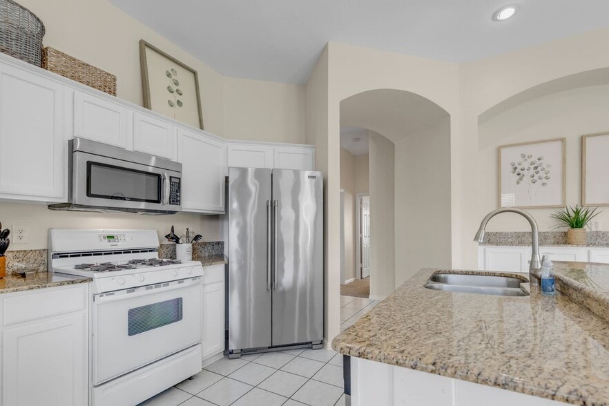 Building Photo - 1438 Royal Oaks Dr