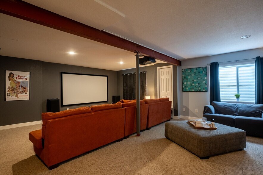 Building Photo - 144 N Duquesne St