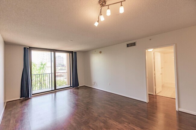 Building Photo - 651 Okeechobee Blvd