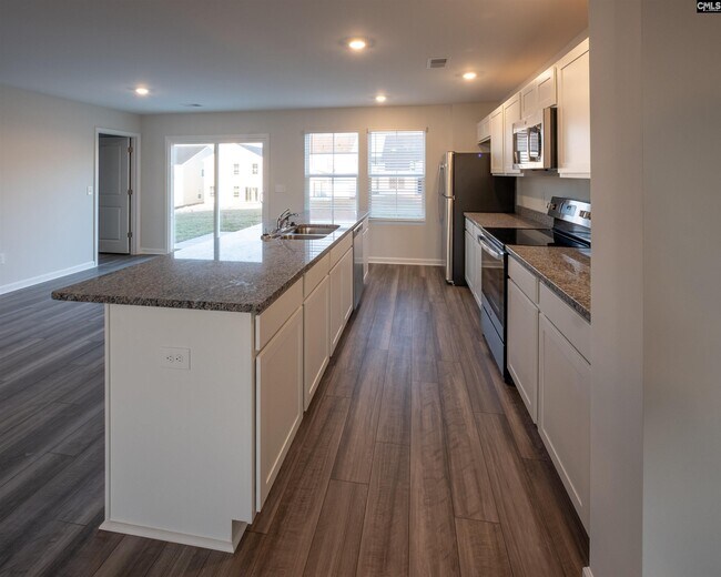 Building Photo - 3024 Hallsdale Dr