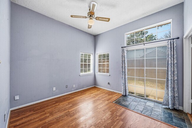 Building Photo - 15974 Oak Mountain Dr