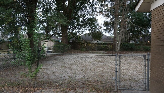 Building Photo - 3 Bedroom Home in Valdosta