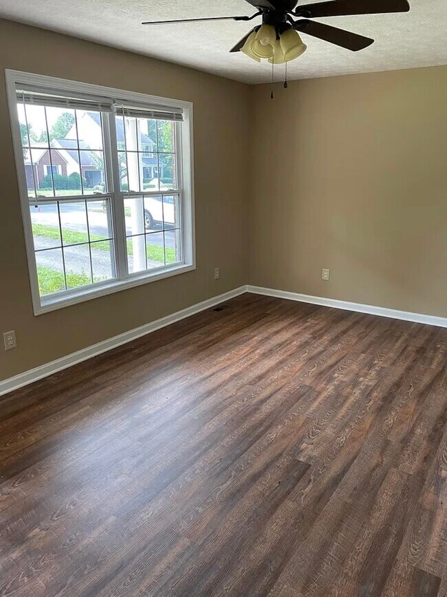 Building Photo - 928 Nottingham Dr