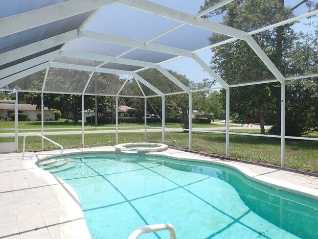 Building Photo - Pool home in Indian Trails