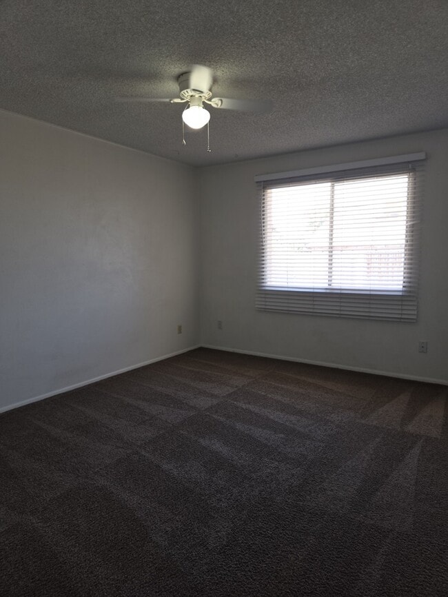 Building Photo - Great Tempe 3 bedroom 2 bath
