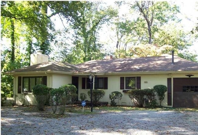 Primary Photo - 8035 Buffalo Ave