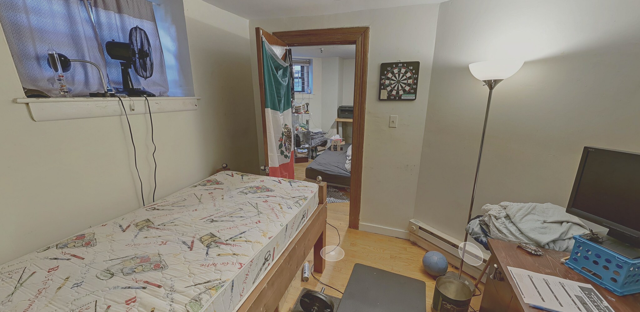 Building Photo - 52 Queensberry St