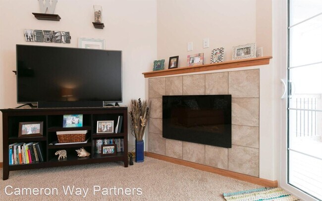 Building Photo - 1620 Lincoln Dr