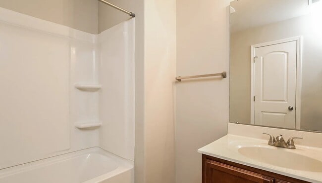 Building Photo - 3985 Shallowcreek Ct