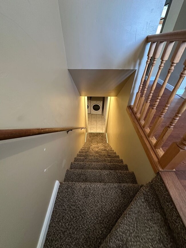 Building Photo - 2269 W Skyview Dr