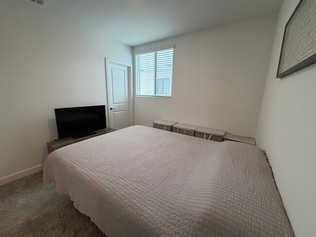 Building Photo - 2115 Senita Dr