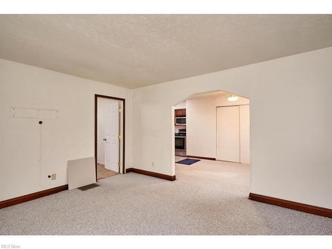 Building Photo - 1879 Greensburg Rd