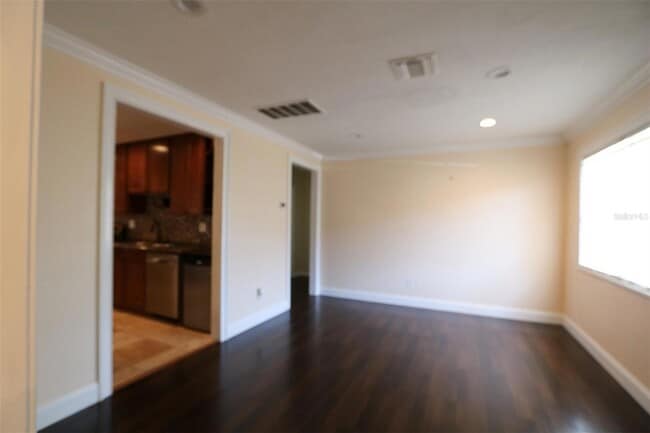 Building Photo - 4419 W Euclid Ave