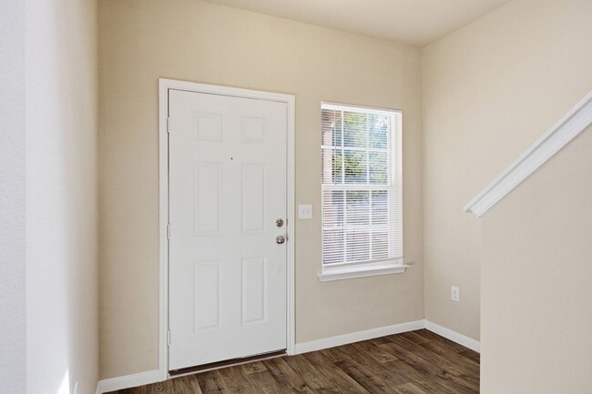 Building Photo - 12013 Waterford Run Way