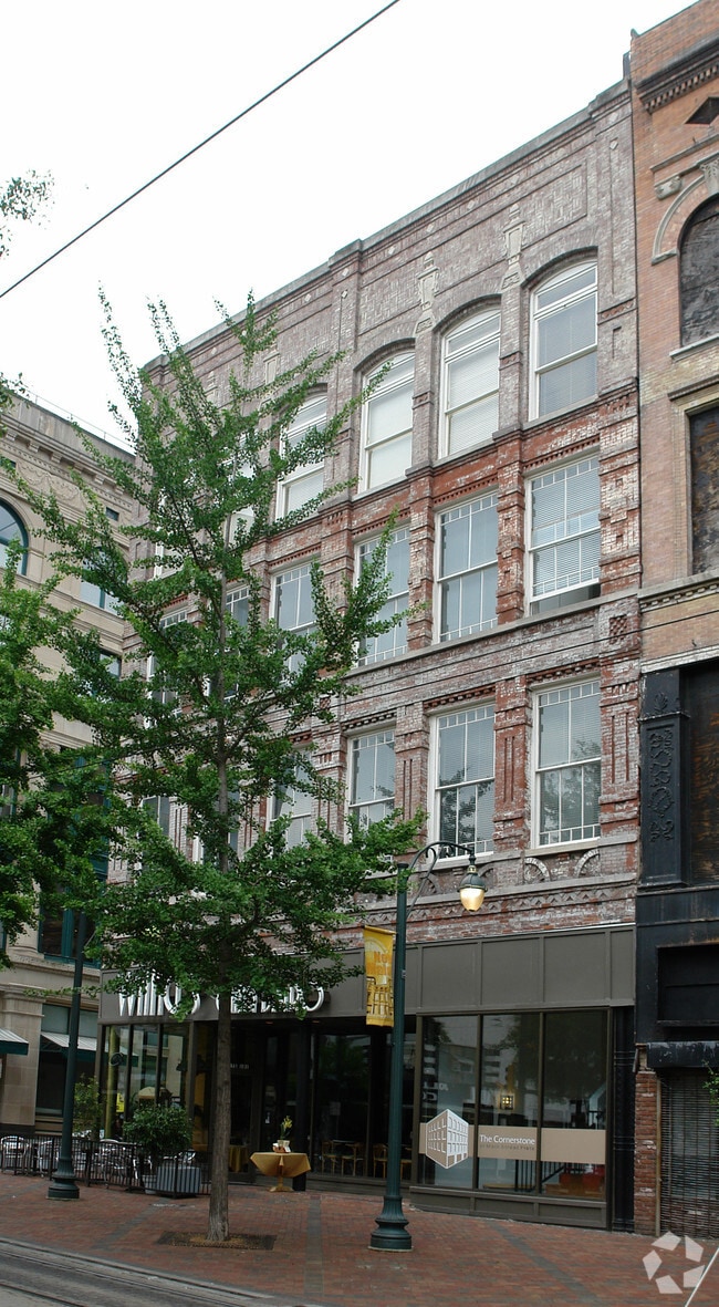 Building Photo - Cornerstone Flats