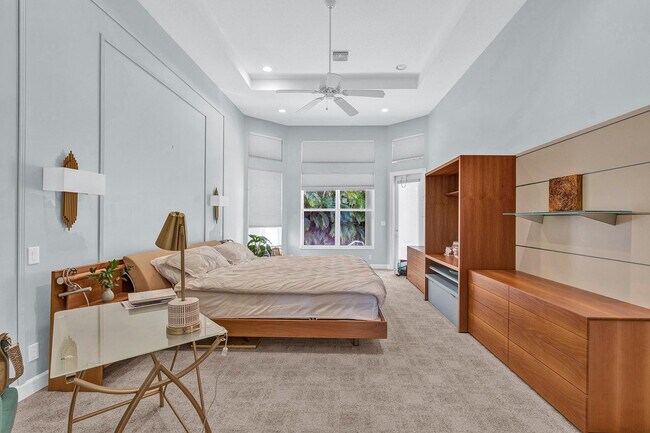 Building Photo - 9737 Parkview Ave