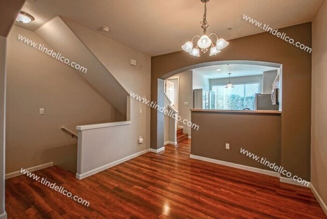 Building Photo - Cozy Townhome in Beautiful Progress Ridge-...