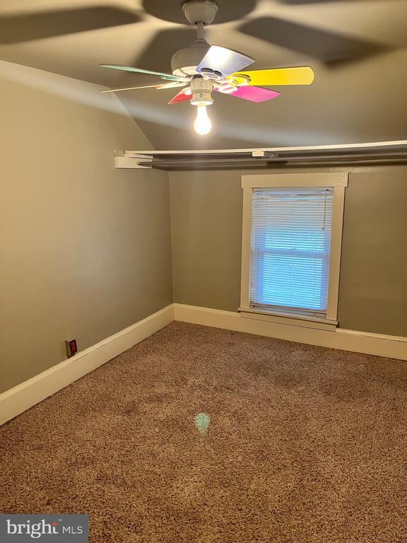 Building Photo - 196 Church St