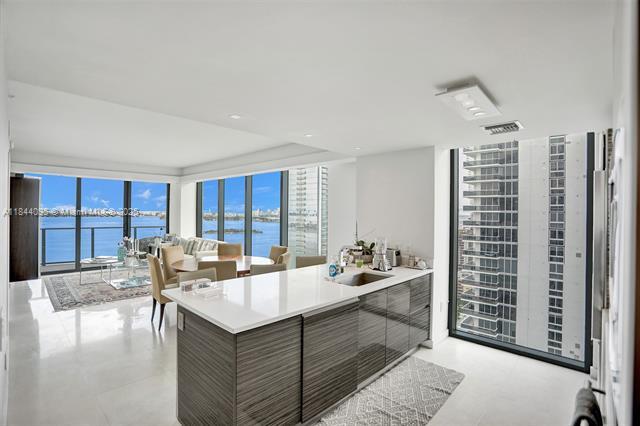 Building Photo - 460 NE 28th St