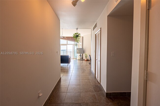 Building Photo - 770 NE 69th St