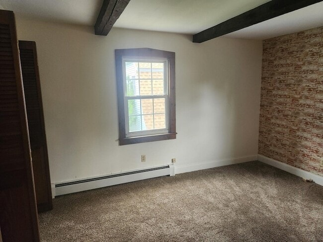 Building Photo - 285 Main St