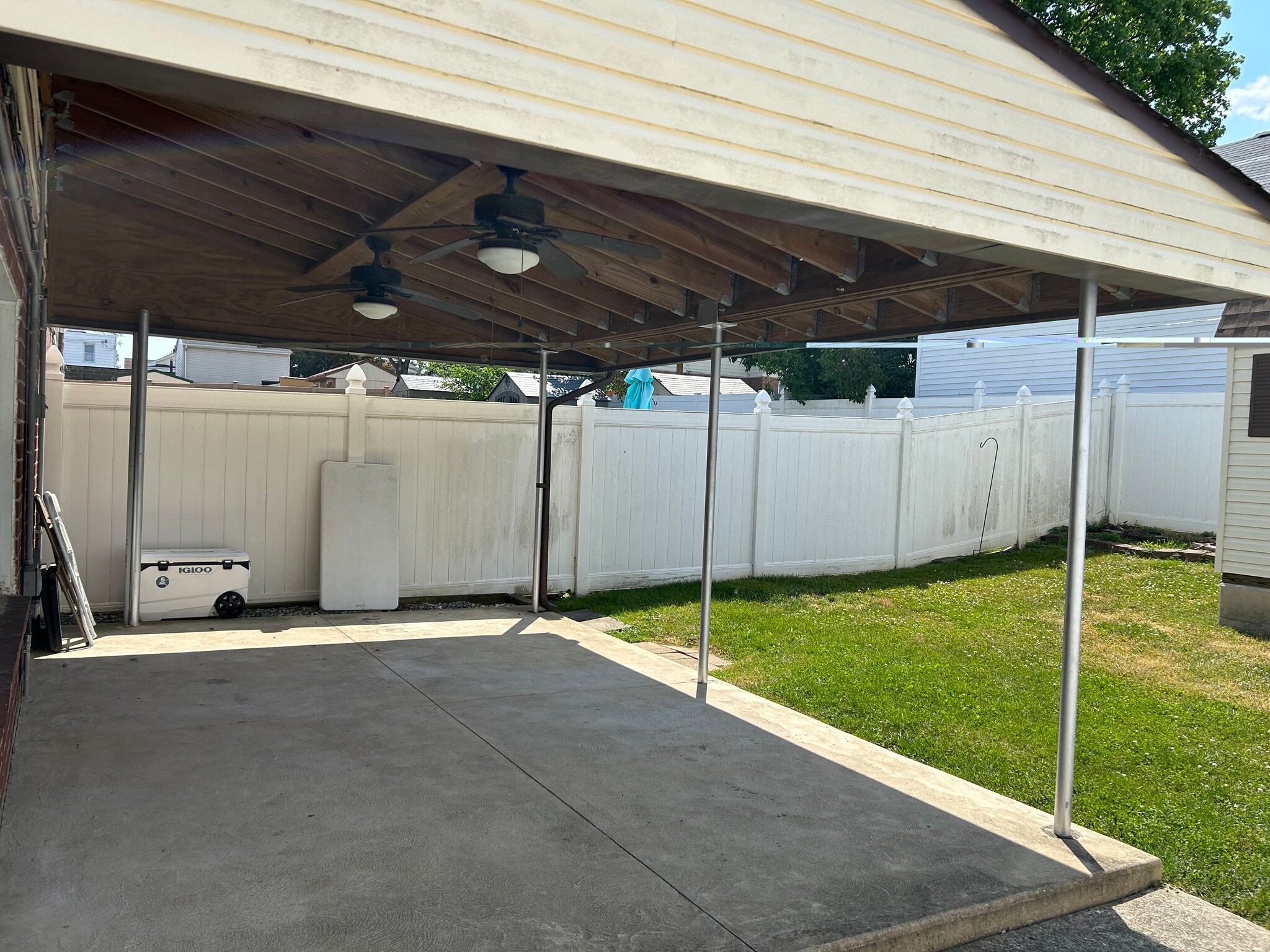 Building Photo - 8124 Ryers Ave