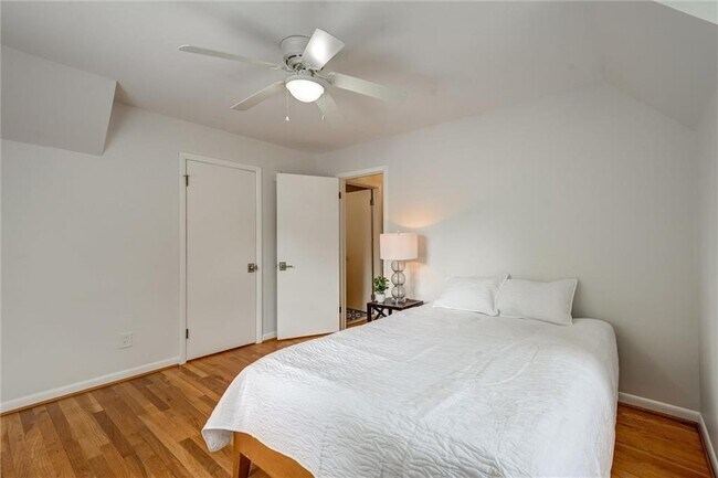Building Photo - 2955 Delcourt Dr