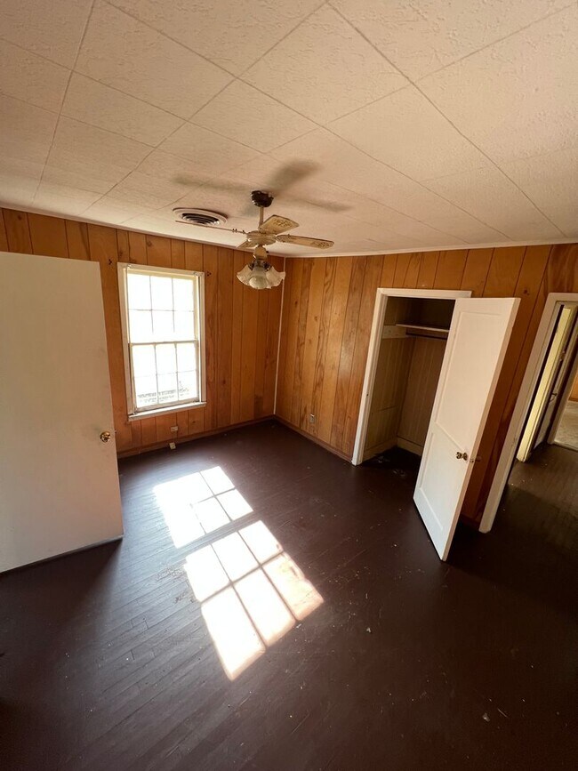 Building Photo - 2511 Quinton St