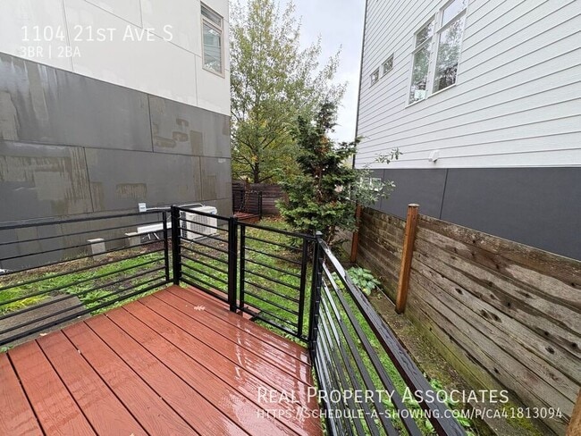 Building Photo - 1104 21st Ave S