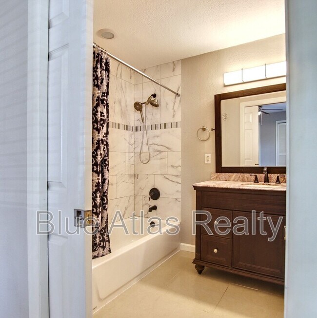 Building Photo - 1520 Sunnybrook Dr