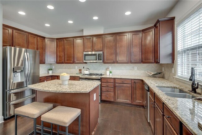 Building Photo - 4905 Greylock Walk SE