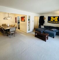 Building Photo - 1233 Island Dr