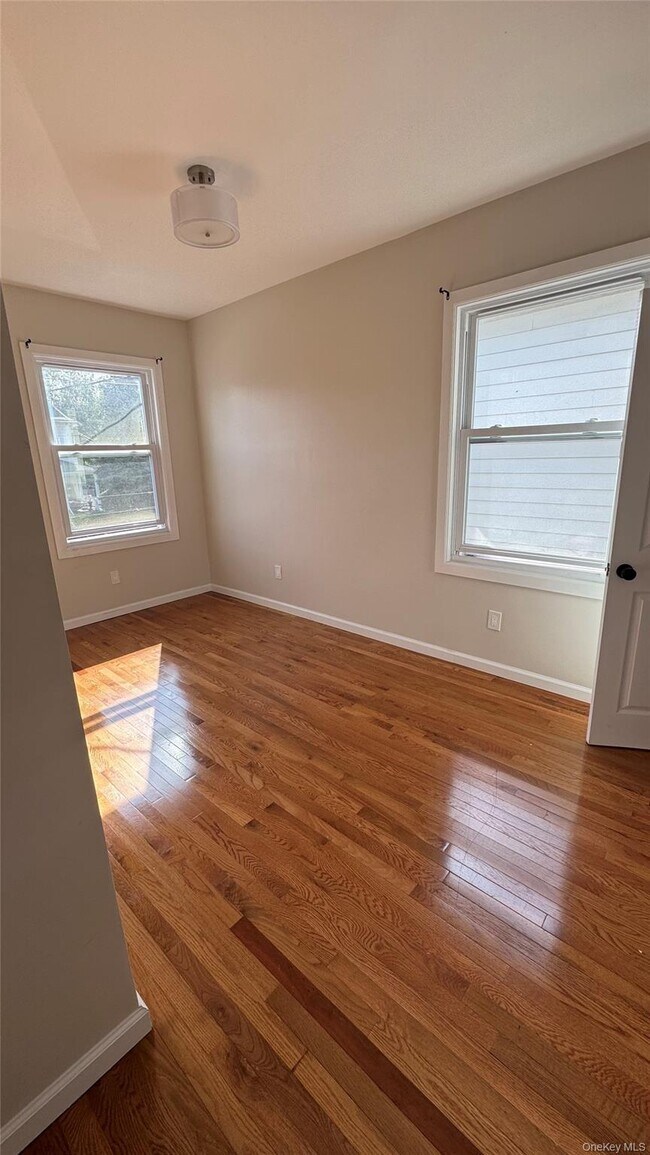 Building Photo - 153 Chester St