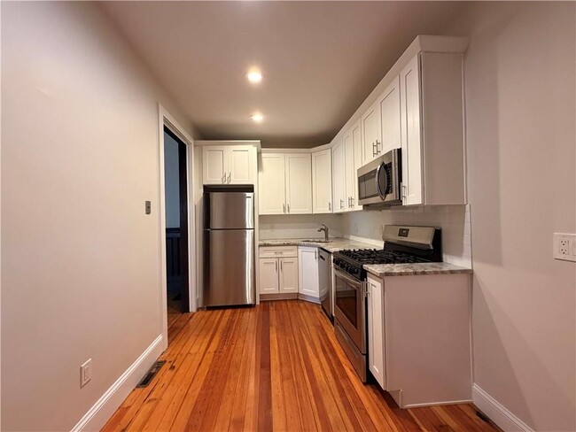Building Photo - 412 Bellevue Ave