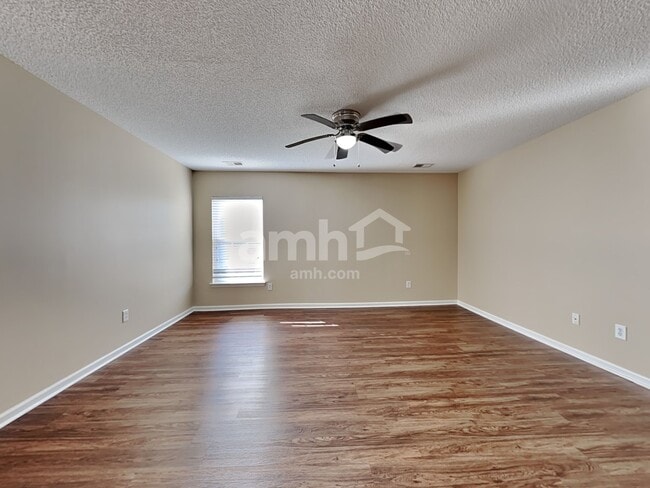 Building Photo - 235 Emerald Isle Dr