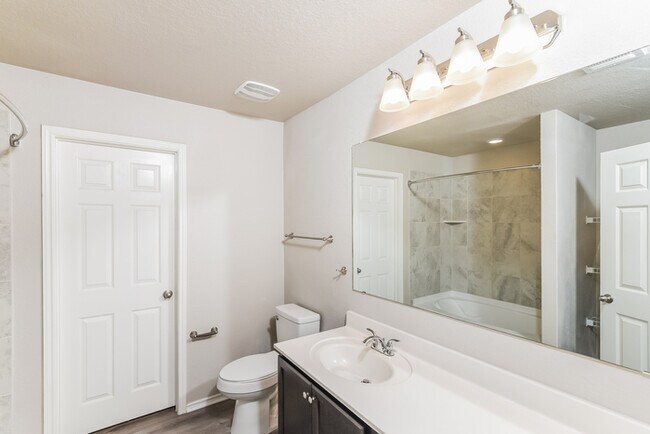 Building Photo - 15210 Pandion Dr