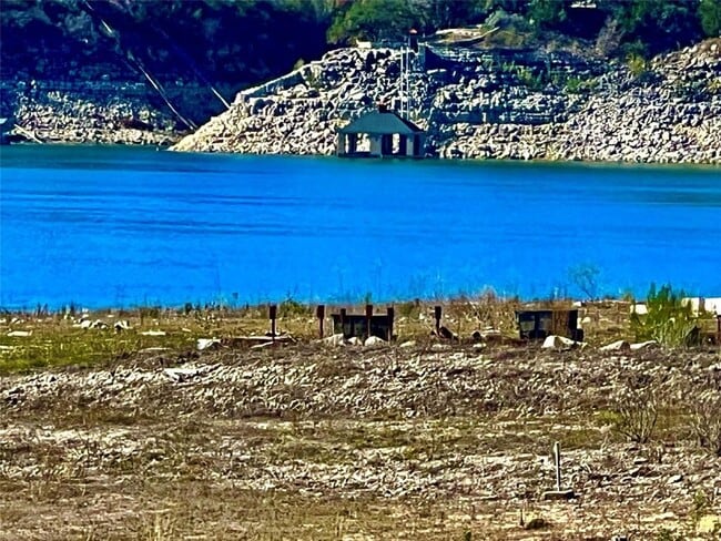 Building Photo - 17313 W Beach Rd