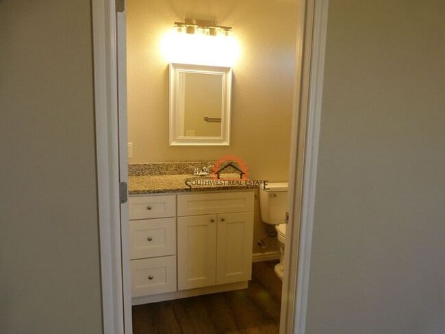 Building Photo - Spacious 2 bedroom 2 bath Duplex.