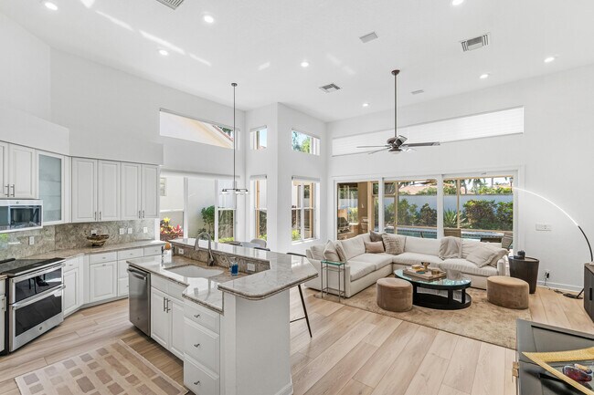 Building Photo - 6213 NW 21st Ct