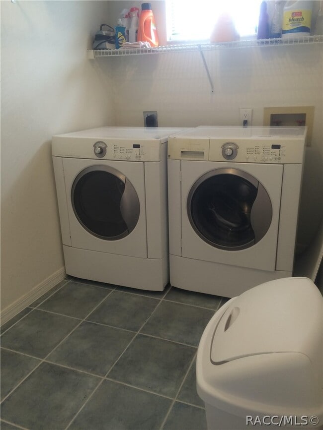 Building Photo - 791 E Hartford St