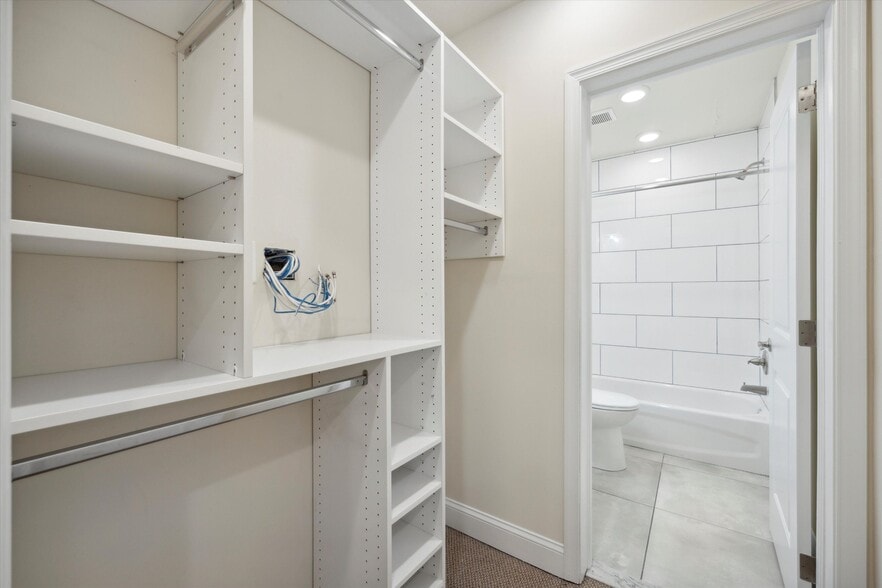 Building Photo - 1823 N Bouvier St