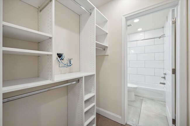 Building Photo - 1825 N Bouvier St