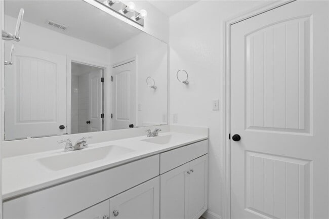 Building Photo - 12900 Cerro Castellan Trace