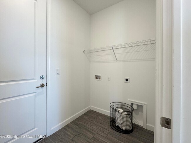 Building Photo - 1959 Croft Inlt Dr NW